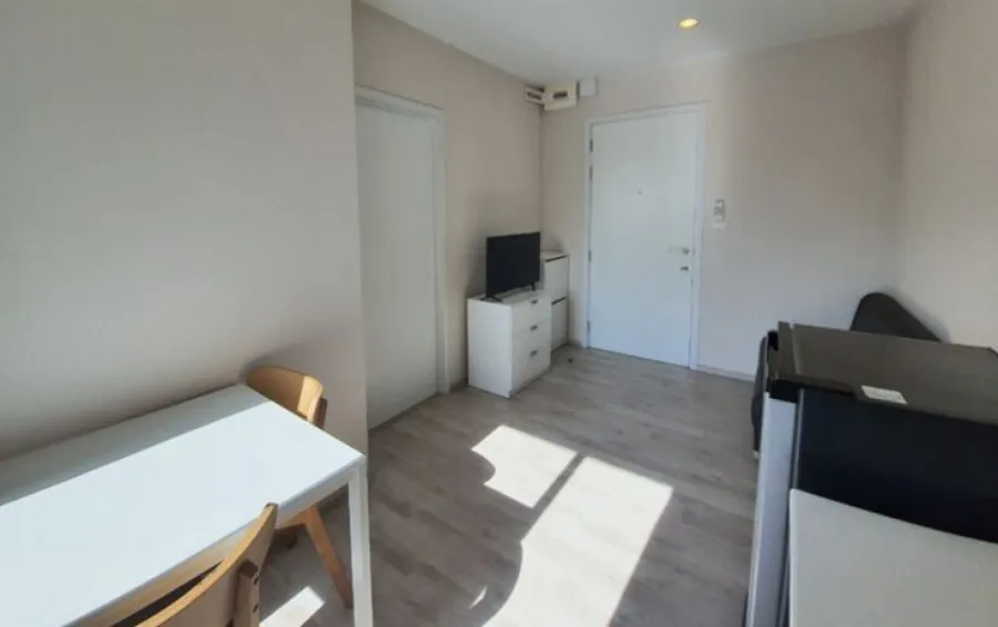 For rent, Plum Condo Central Station Phase 1, high floor, great view, plus a very pleasant room. No reservation, regret instead. Hurry up.