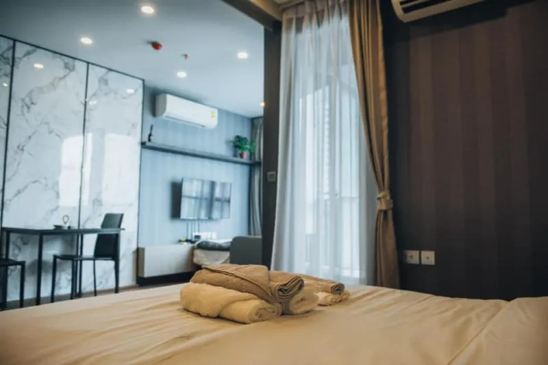 For rent Q CHIDLOM PHETCHABURI decorated in modern style. Fully furnished. If interested, hurry up.