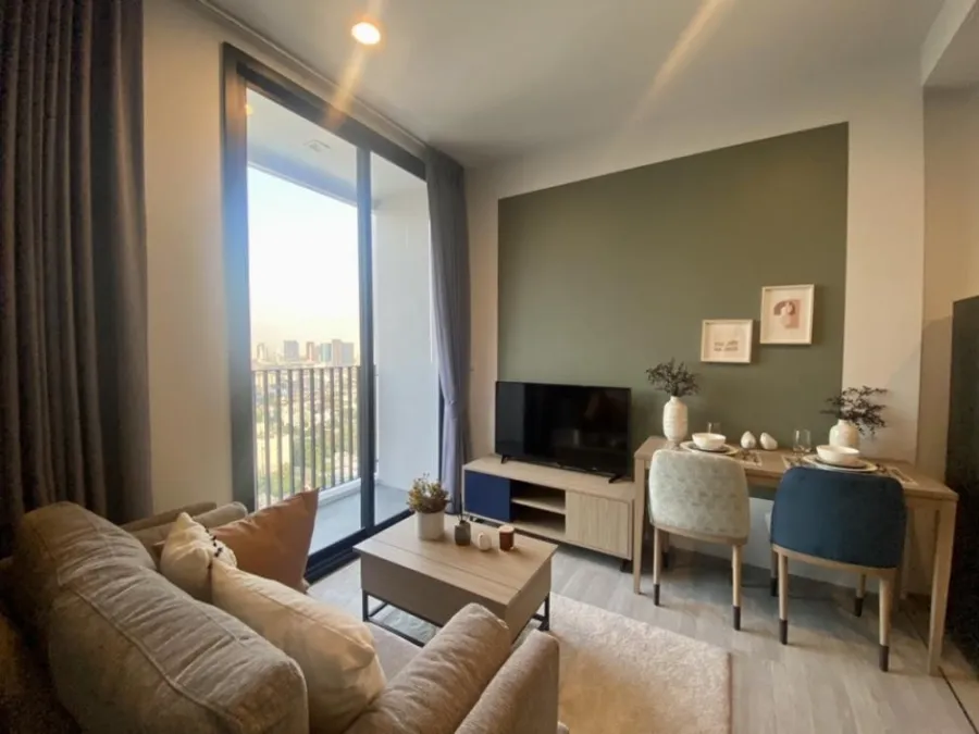 Condo for rent, XT Ekamai, beautiful room, high floor, good view, near BTS, convenient transportation, ready to move in, hurry and book now!