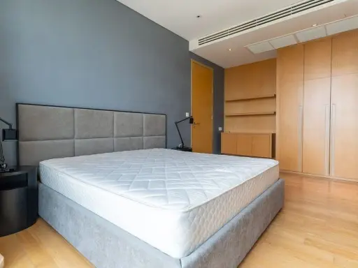 For rent: Aequa Sukhumvit 49, high floor, great furniture. Just carry one bag and move in.