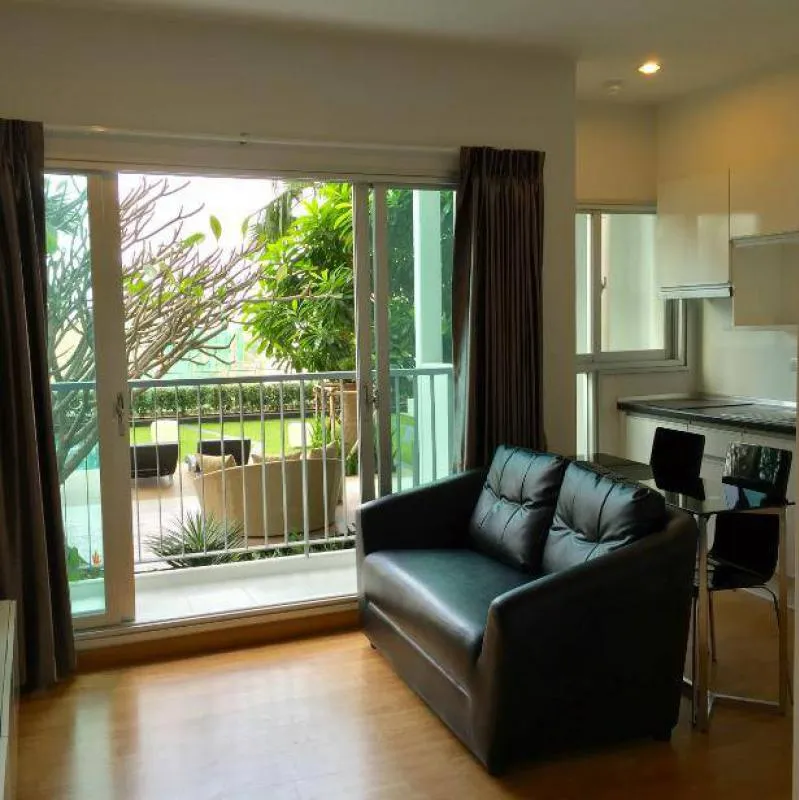 Don't miss this room. For rent, The Parkland Petchkasem, the room is good. better view Just come and be ready.