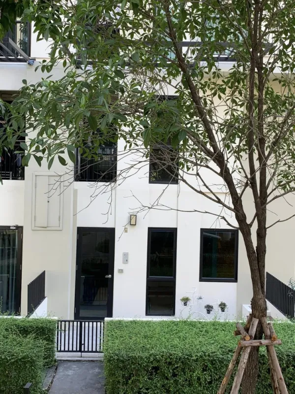 ขายด่วนๆ คอนโด ยูนิโอ สุขุมวิท 72 ห้อง Duplex ระเบียงใหญ่ ติดสวนและสระว่ายน้ำ รีบมาเป็นเจ้าของเลย