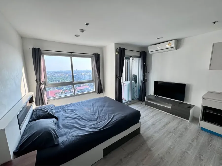 For rent: Chewathai Phetkasem 27, 20th floor, pool and city view, fully furnished. Book now!