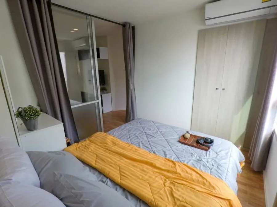 For rent: Lumpini Nawamin Sri Burapha, corner room, 12th floor, has privacy. Complete electrical appliances. If interested, hurry up.