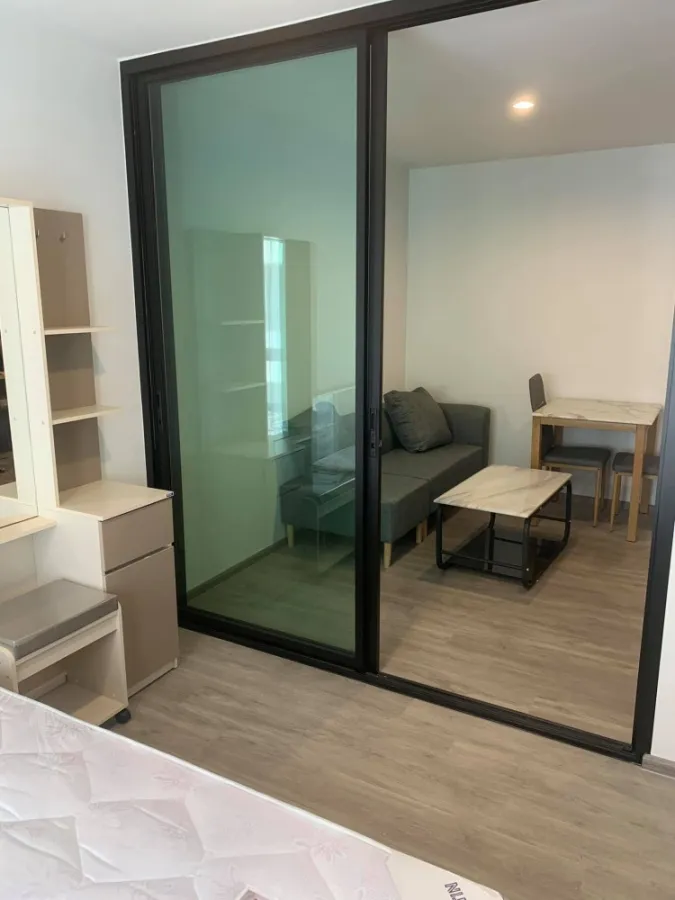Condo for rent, Reach Phahon Yothin 52, 6th floor, Rim room, new room, everything is complete. You can just drag your bag in.