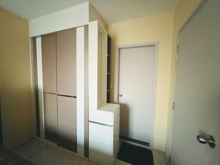 For sale, Ideo Mobi Bang Sue, Grand Interchange, wide balcony, clear view, well ventilated, hurry to book before it's out of hand.