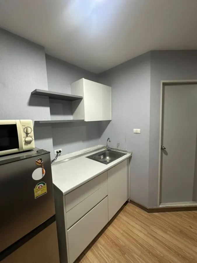 For rent: The Trust Residence Pinklao. A lovely room in a prime location, fully furnished. You can't miss this opportunity!