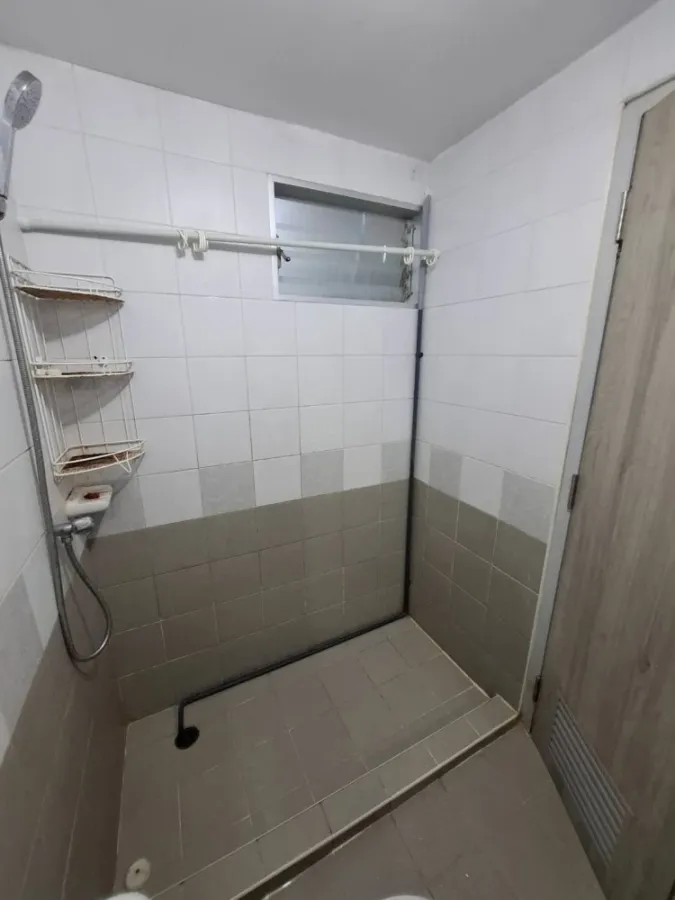 For rent: Lumpini Condotown Bodindecha-Ramkhamhaeng. Unfurnished unit, affordable price. Perfect for those who love decorating their own room.