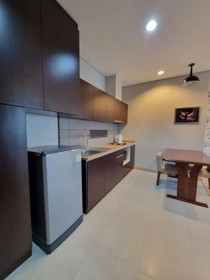 Condo for sale intro Phahonyothin-Pradipat Built-in decoration There is furniture and electrical appliances. Buy now, don't wait.