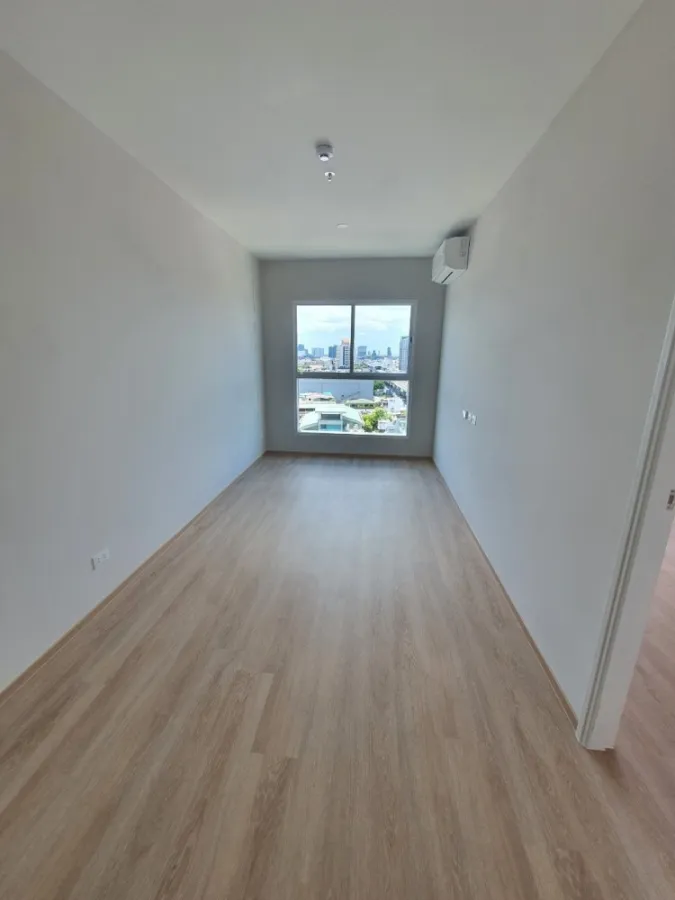 Selling a reservation slip for Lumpini Ville Charan-Fai Chai, 16th floor. Good project, nice location. If interested, hurry and reserve now. Don't mis