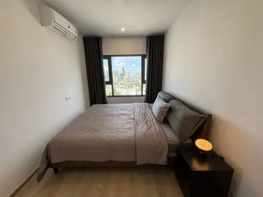 For sale or rent: Life Rama 4 Asok, corner unit, 23rd floor, Benjasiri Park view, built-in furniture, fully furnished with appliances. Book now!