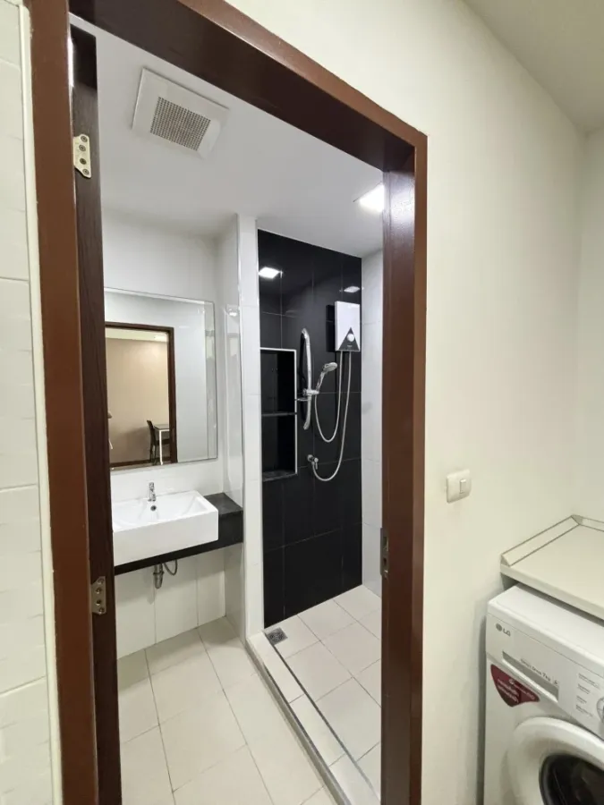 The Harmonest Condo for rent, a lovely room, decorated in a cool theme, lots of usable space, comes with complete amenities. Reserve now!