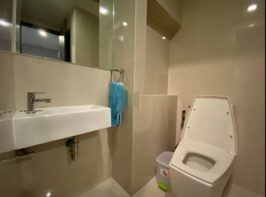 Sell for rent!! Condo Rhythm Sukhumvit 44/1, 22nd floor, fully furnished. Ready to move in immediately, don't miss it!