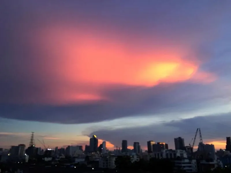 ขายคอนโดรัชดาซิตี้18 ขนาด45.18ตรม วิวสวยทั้งห้องนอนและระเบียง ตึกเพชร ห้องหัวมุมชั้น8 มีระเบียง