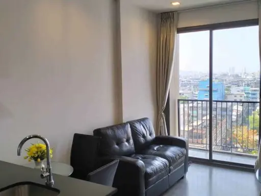 Nye by Sansiri for sale, very chill view, great atmosphere. Plus complete furniture, very worth booking.