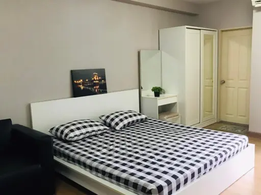 For sale for rent Supalai Park Ratchaphruek Phetkasem, studio room 33 sq m. Super cheap, only 8500 baht. If you miss it, you'll regret it.