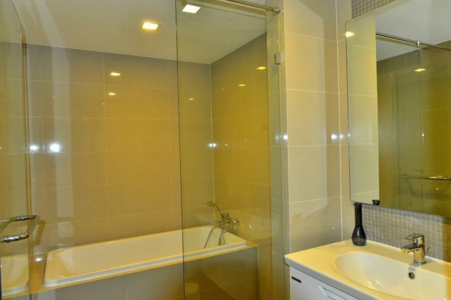 Condo for sale Maestro 39, complete set of furniture. Complete electrical appliances You can just come and stay.