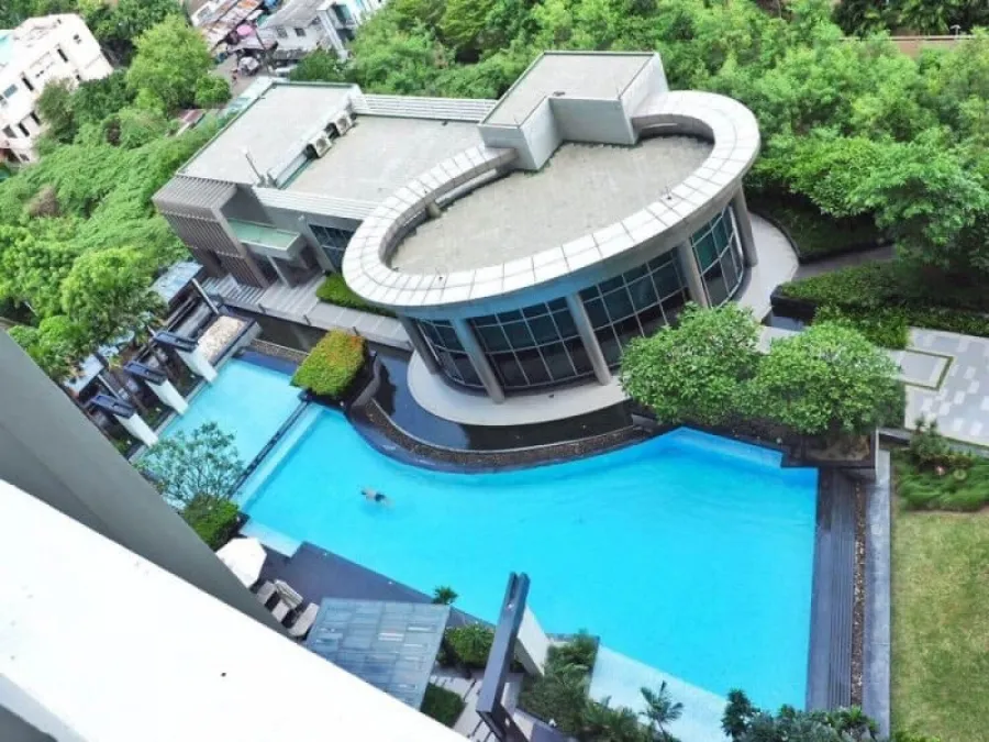 Condo for sale Rhythm Ratchada, complete facilities. Fully furnished and decorated, book now.