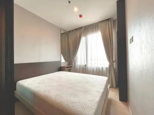For rent, The Gallery Bearing, nice room, soft colors, built-in furniture, adjustable sofa. If interested, hurry and reserve quickly.