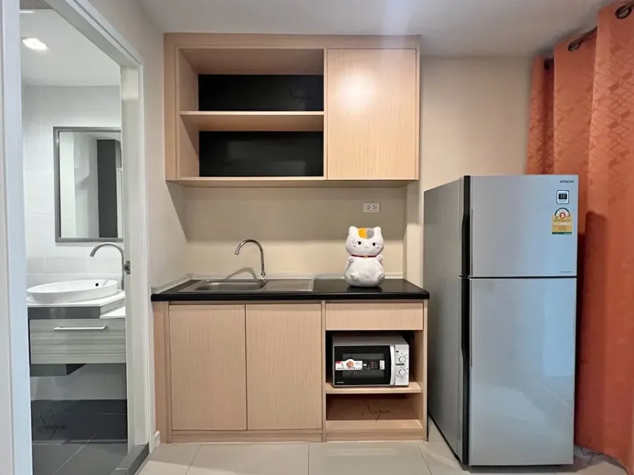ให้เช่า JW Condo @ Donmuang ห้องนั่งเล่นติดฟิล์มปรอท เพิ่มความเป็นส่วนตัว ต้องจัดแล้ว