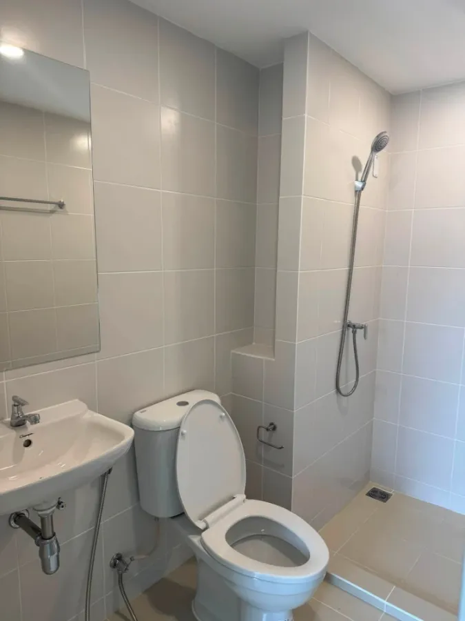 Condo for rent at Sena Kith Samrong Interchange. Ready to move in, fully furnished. Book now, don't miss out!