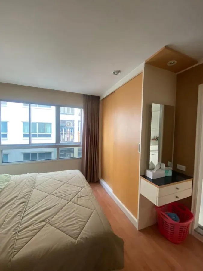 Condo for sale Lumpini Ville Cultural Center fully furnished room Big sofa. Comfortable to sit. Reserve now.