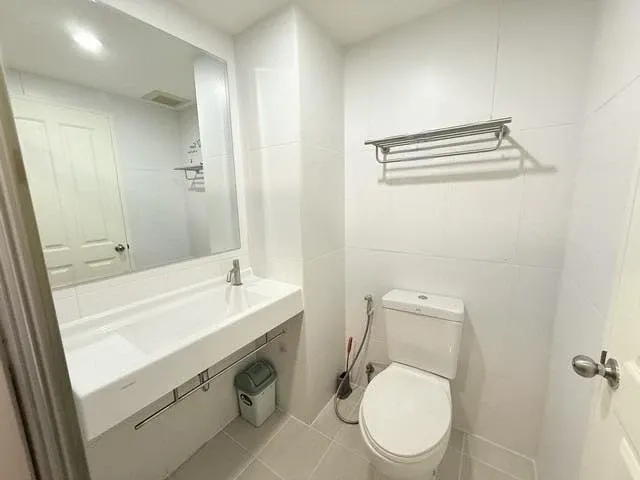 For rent: U Delight @ Onnut Station, high-floor room, nice to live in, fully equipped with amenities. Hurry and reserve now before it's too late!!!