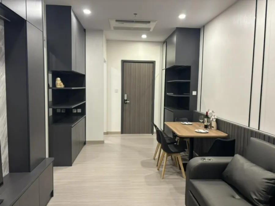 For rent, Supalai Premier Si Phraya-Samyan, 25th floor, corner room, north direction, plus full furniture. Good like this, reserve now.