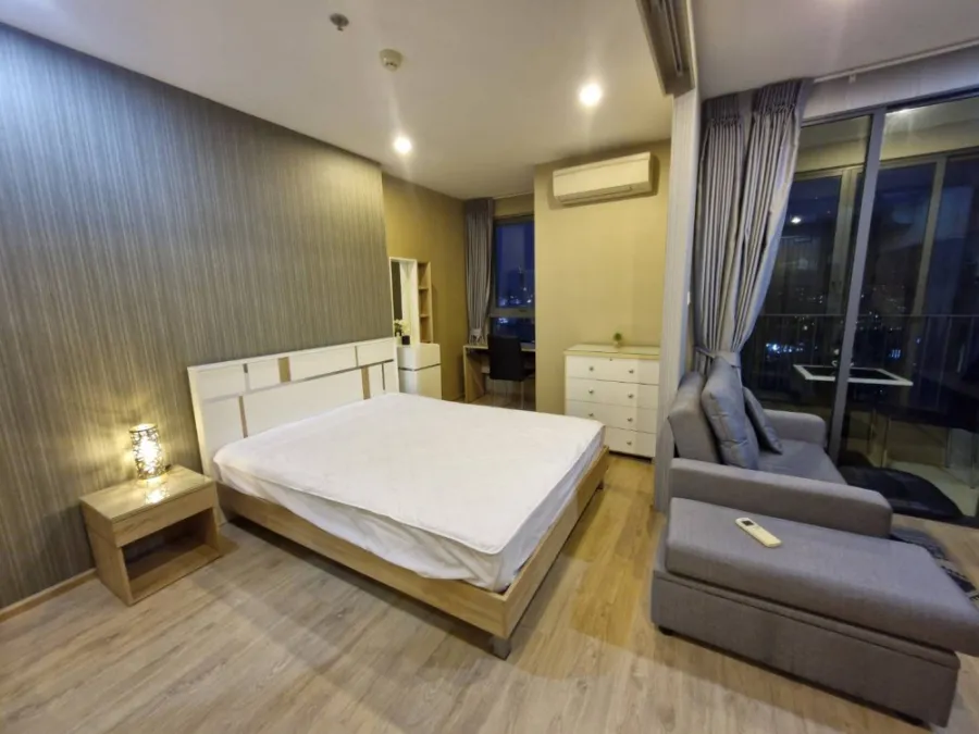 For sale/rent!! Condo Ideo Q Chula-Samyan Live luxuriously and higher than others with the highest floor with a great view. Urgent!!