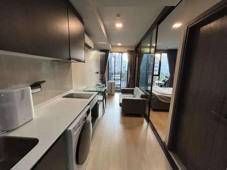 ขาย ให้เช่า VENIO Sukhumvit 10 ชั้น 4 ห้องมุม แต่งครบ น่าอยู่ จองเลย ห้ามพลาด