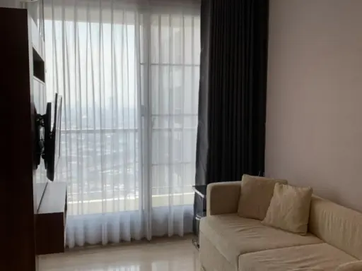 ขาย ปล่อยเช่า คอนโด Rhythm สาธร ห้องกว้างขวาง ชั้น 38 เป็น City view จองด่วนๆ อย่ารอช้า