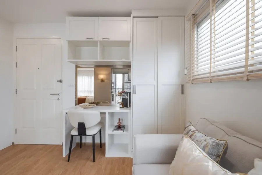Selling U Delight @ On Nut Station, 19th floor. Beautifully furnished and ready to move in.
