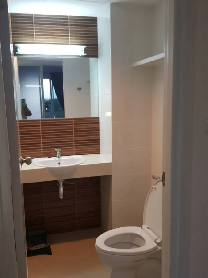 For rent, Saranville @ Happy Land, size 35 sqm., Beautiful room, pool view, fully furnished, interested, do not miss it hard