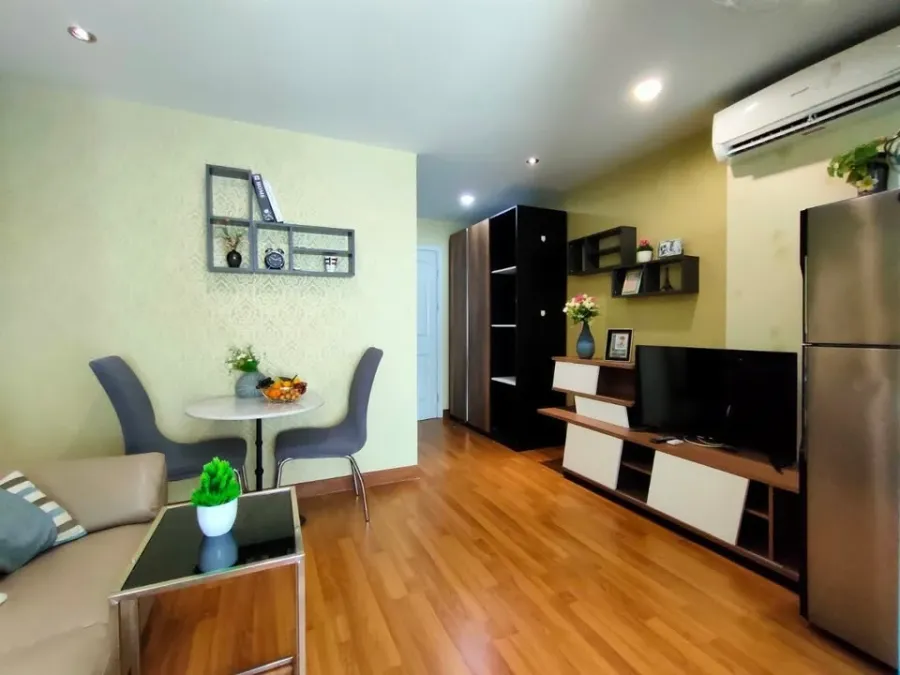 For rent, Regent Home Sukhumvit 81, size 28 sqm., 6th floor, private corner room, open view, peaceful like this, must book