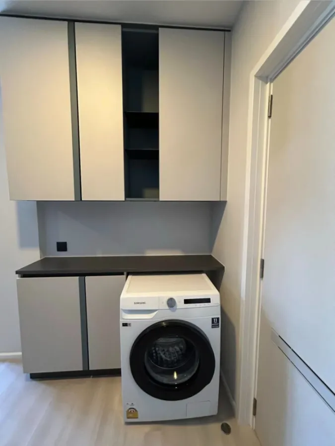 For rent: The Key MRT Phetkasem 48. Ready to move in, fully furnished with appliances. You can't miss this opportunity!