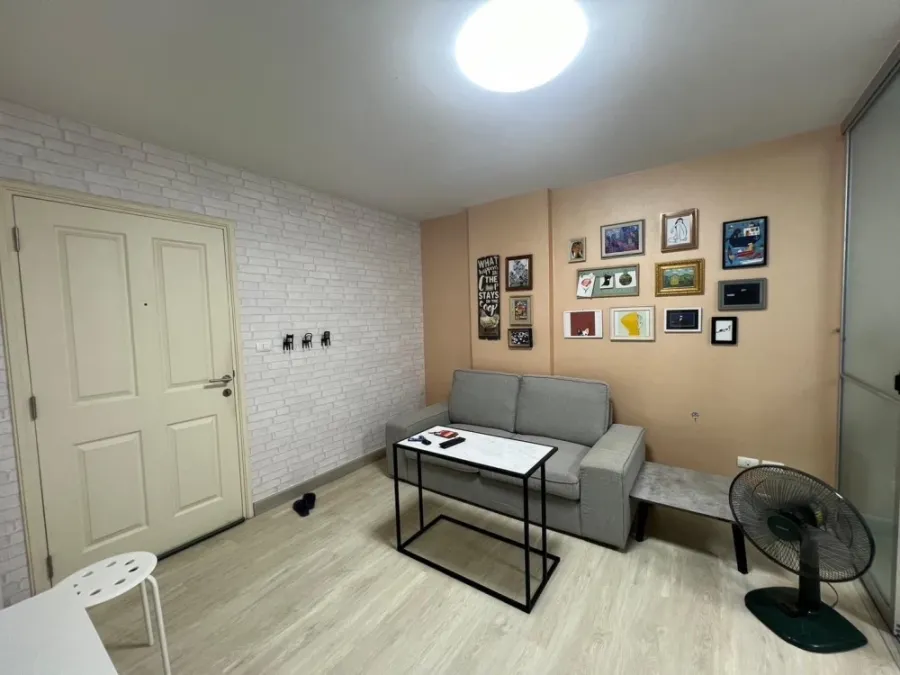Urgent sale, D Condo On Nut Rama 9, 1st floor, wide room, very good price.