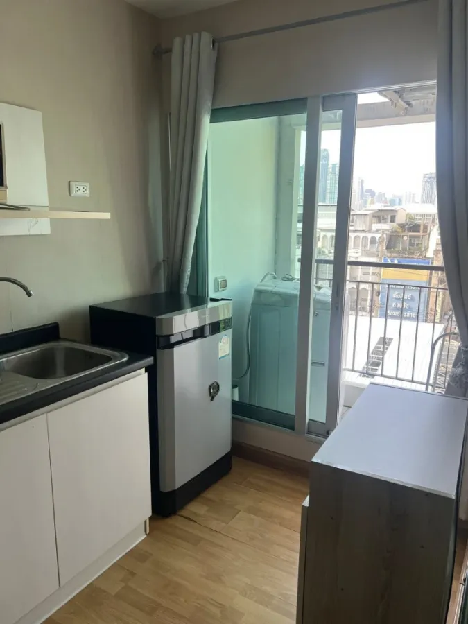 For rent: The Aspire Rama 4, Building A, 7th floor. Fully furnished, including washing machine. Ready to move in.