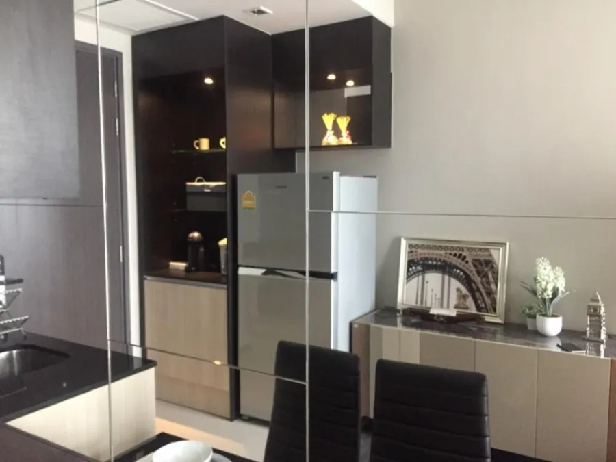 For rent!! Condo Edge by Sansiri Sukhumvit 23, beautiful, clean room, plus a great price. Book now, don't wait!!