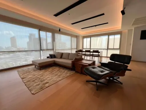 For rent: Noble Reflex, very large room, 15th floor, great city view, fully furnished, interested in booking now.