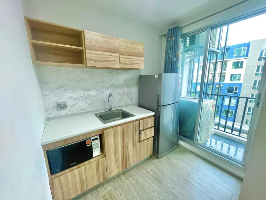 For rent, Happy Condo Don Mueang, The Terminal, 6th floor, pool view, fully furnished, with nice wallpaper, book now.