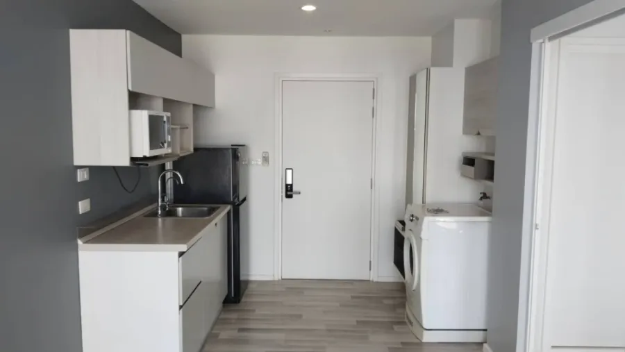 Selling a great-living unit at The Key Chaloemphrakiat Rama 9. Spacious and fully furnished. Book now!