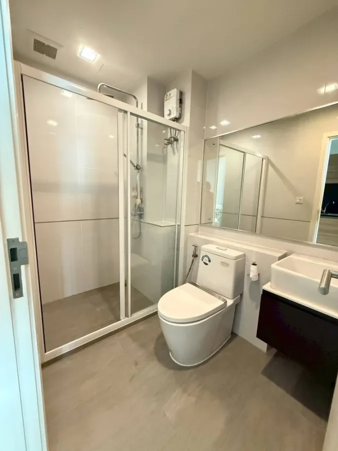 For rent: The Metropolis, 25th floor, fully furnished room, move in ready, reserve now, hurry!