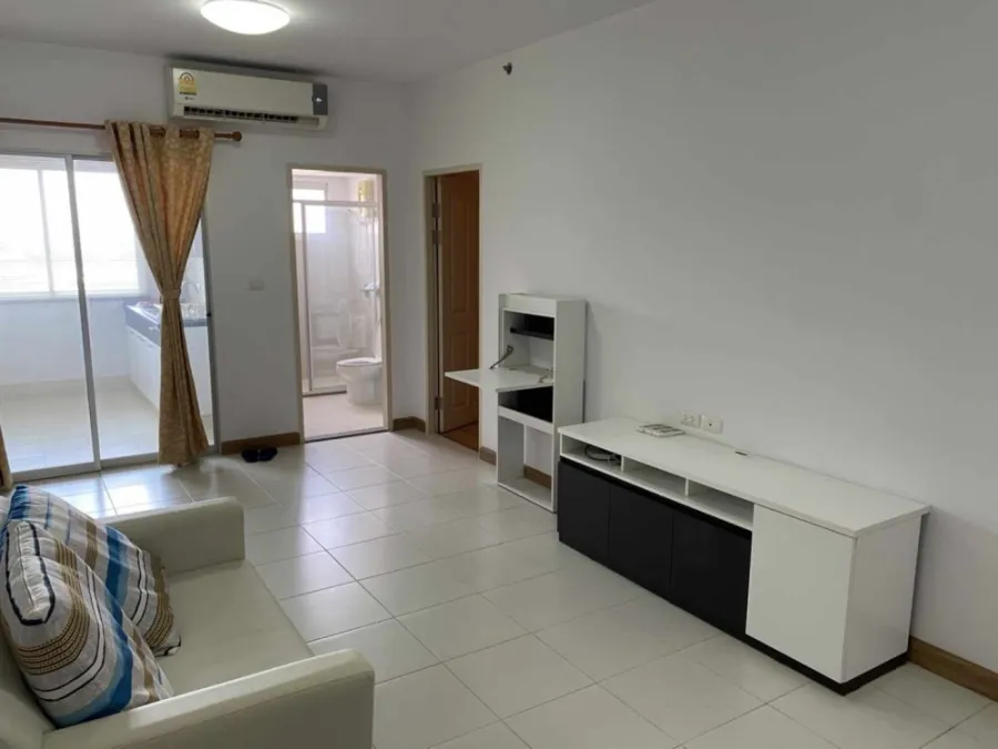 Condo for rent, Supalai Park Asoke-Ratchada, spacious room Lots of usable space The price is affordable. Hurry and reserve now.