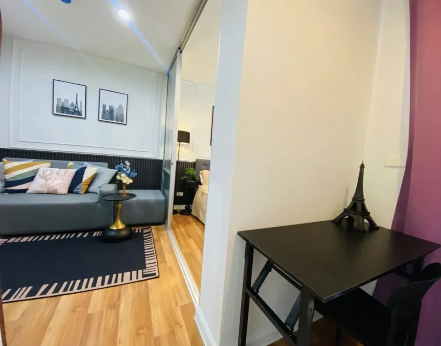 For sale: V Condo Ladkrabang, corner room with privacy, stylishly decorated, fully furnished, just bring your bags and move in.