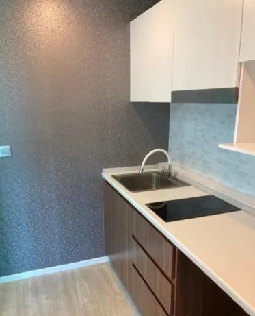 Condo for sale: Atmoz Lat Phrao 71, corner room with privacy. There is a separate kitchen. Must buy now.
