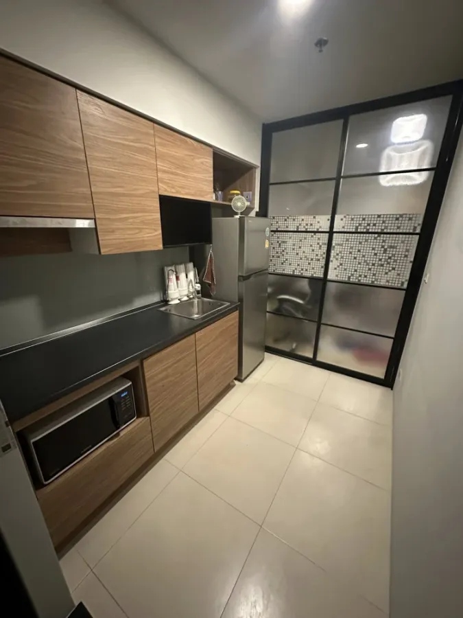 For sale: Brix Condominium, 17th floor, Chao Phraya River view, fully furnished, just bring your bags and move in.