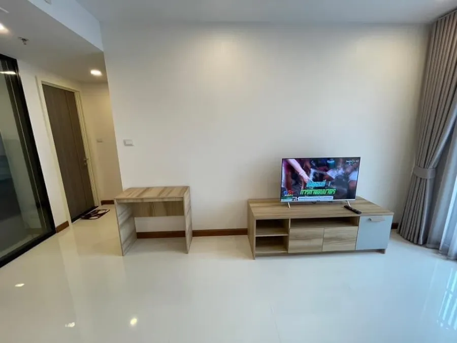 Rent Supalai Premier Charoen Nakorn, spacious room There is a lot of usable space, friendly price, say that you should not miss it.