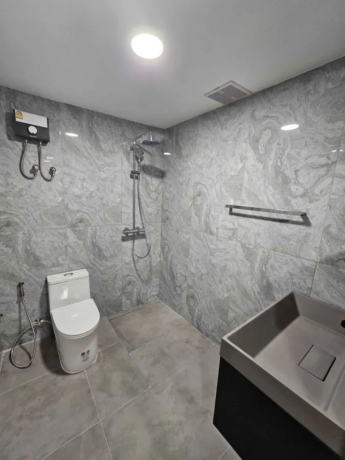 For sale or rent: Waterford Diamond Sukhumvit 30/1, luxury condo in the heart of the city. Fully decorated, great view, book now.