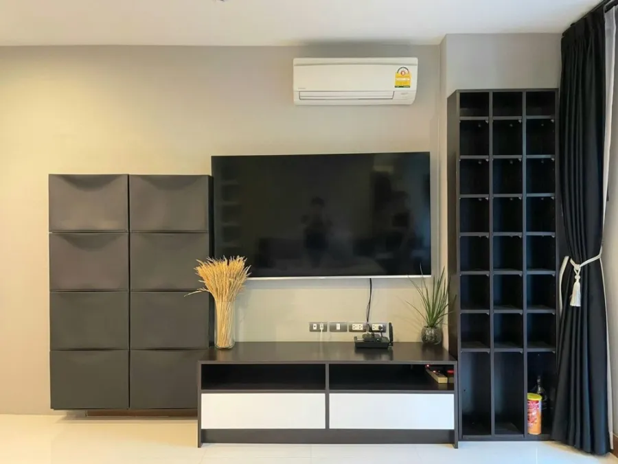 ขาย ทรี คอนโด เอกมัย (สุขุมวิท 40) 1 ห้องนอน บิ้วอินเฟอร์นิเจอร์ครบ พร้อมหิ้วกระเป๋าเข้าอยู่ได้เลย