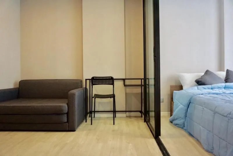 ห้องใหม่ๆ 1 นอน ตึก B ใครชอบห้องเรียบหรูสวยงาม ต้องห้องนี้เลย!! ติดวอลทั้งห้อง น่าอยู่จริงๆ พร้อมเช่